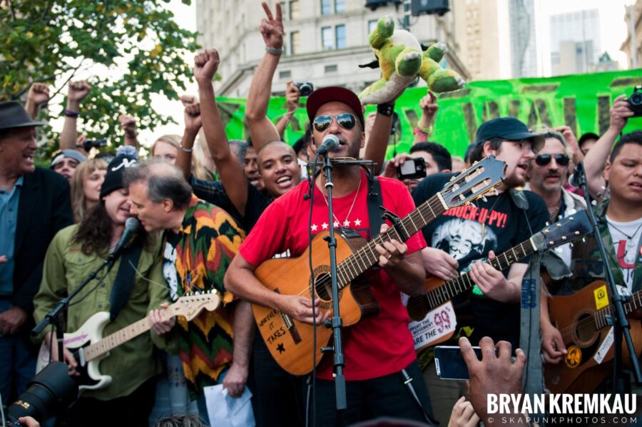 Tom Morello @ Occupy Wall Street Anniversary Concert, Foley Square, NYC - 9.16.12 (21)