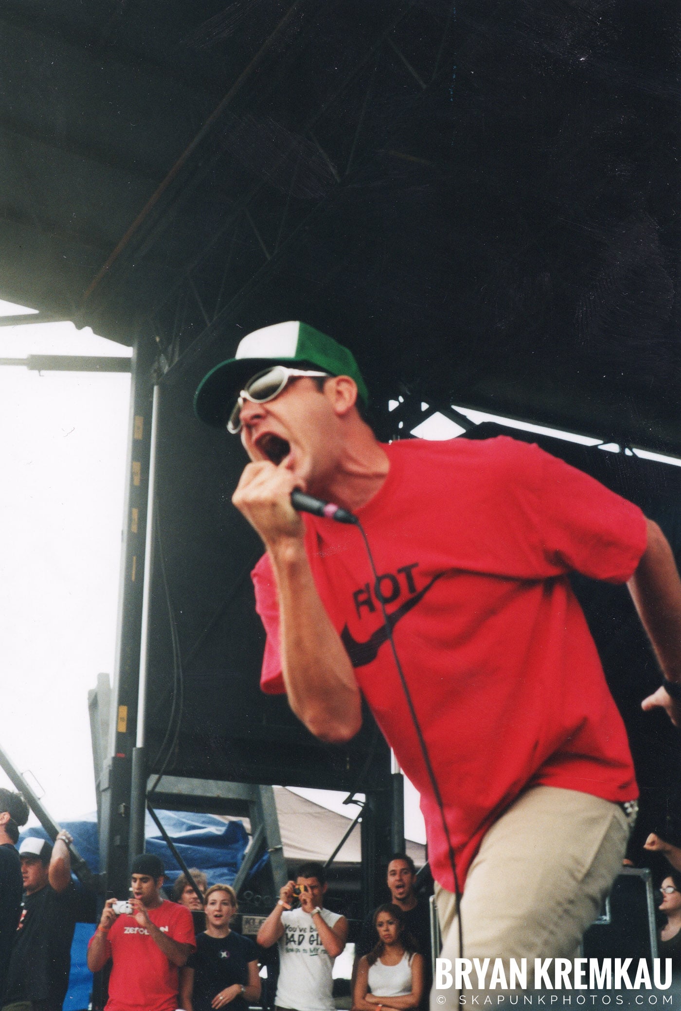 Pennywise @ Vans Warped Tour, Randall's Island, NYC - 8.4.01 (9)