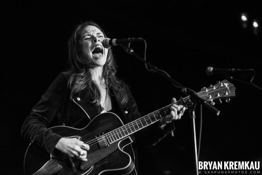 Suzanne Santo @ Brooklyn Bowl, Brooklyn, NY - 12.10.17 (7)
