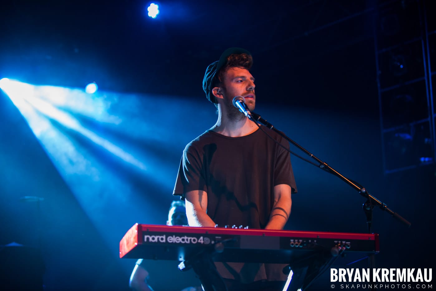 Andrew Belle @ Playstation Theater, NYC - 3.15.18 (15)